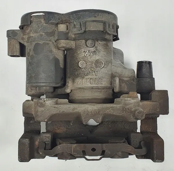 Takana oikea jarrusatula Mercedes W205 A2054232098 image 6