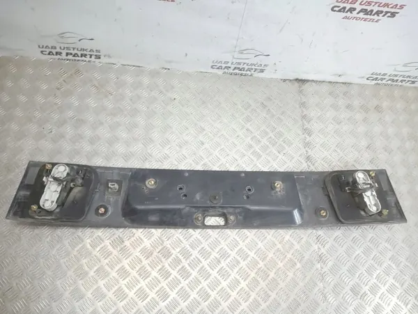 Volvo S40/V40 1999 Feu de Plaque OEM 303862381 image 4