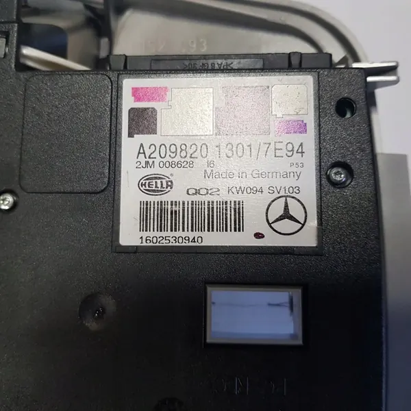Cabinelamp Mercedes-Benz OE a2098201301 image 3