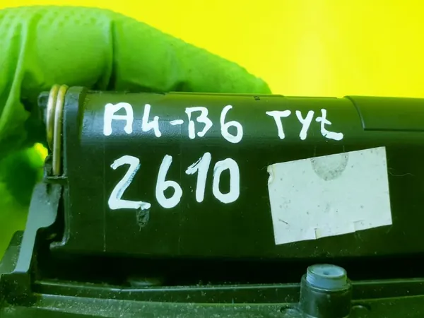 OEM 8E0857961M Tunnel-Aschenbecher für Audi A4 B6 B7 Exeo image 7