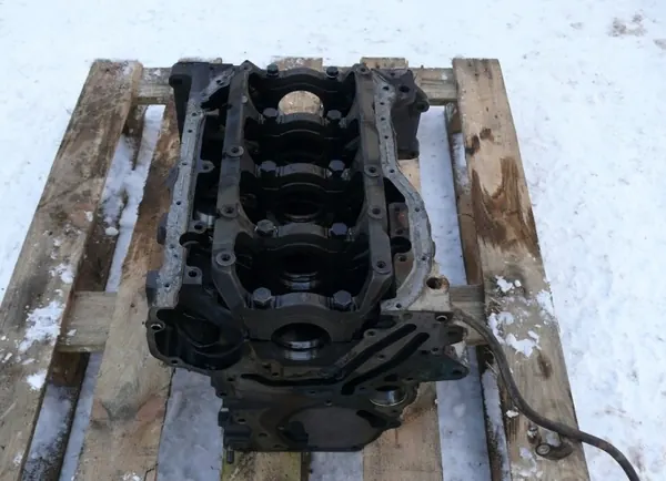 Bloque motor usado Mitsubishi Outlander I 2.0 4G63 image 7