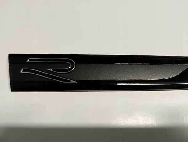 VW Golf VIII höger framskärmsemblem OEM 5H0853688K image 3
