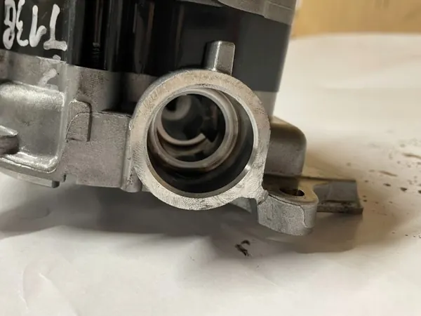 Bomba de aceite Ford OEM UNSA03830 para Explorer VI 3.5L image 8