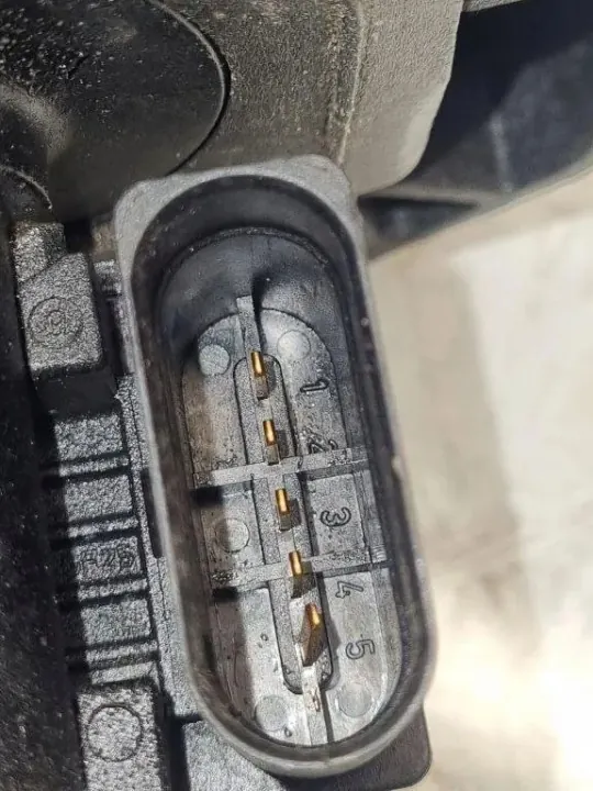 Kytkyn sylinteri OEM 3C1721059AA VW Passat B6:lle image 5