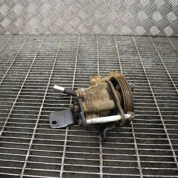 Bomba de direção assistida Nissan NP300 2008 OEM image 3