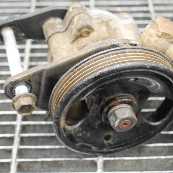 Bomba de direção assistida Nissan NP300 2008 OEM image 5