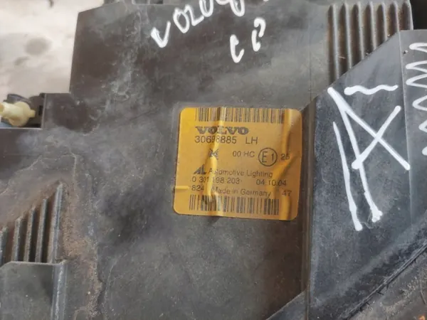 Phares avant gauche Volvo V50 OEM 30698885 image 4