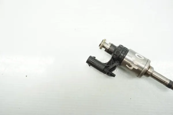 Audi A1 Brandstofinjector OEM 04E906036AE 1.0 TFSI image 3