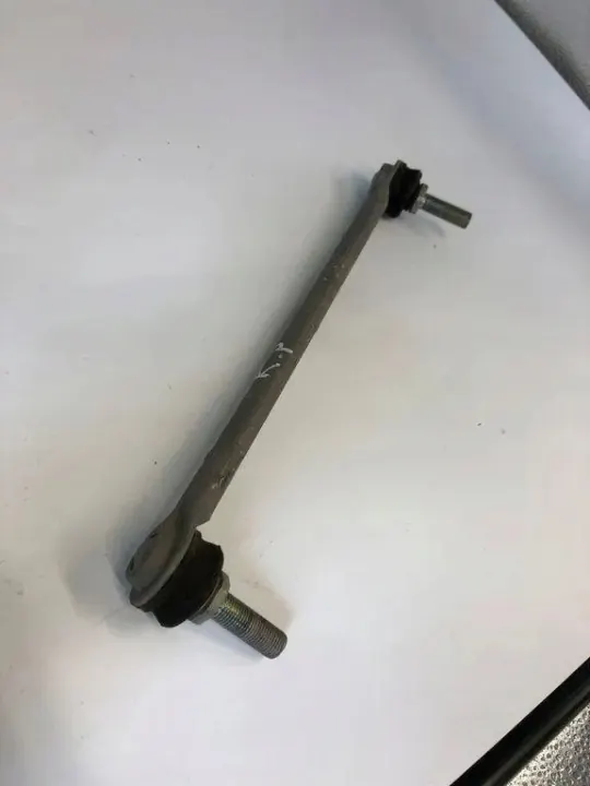 Etuvasen stabilointilinkki OEM 041023A Nissan Qashqai image 3