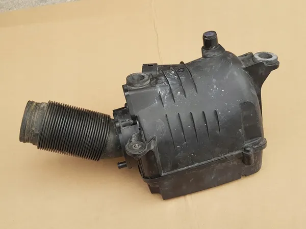 Ilmansuodattimen kotelo / Audi A3 8P - VW Golf VI 1.2 TSI image 10