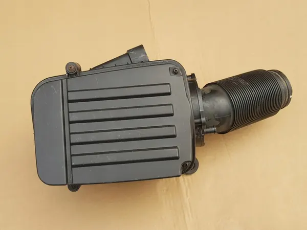 Ilmansuodattimen kotelo / Audi A3 8P - VW Golf VI 1.2 TSI image 6