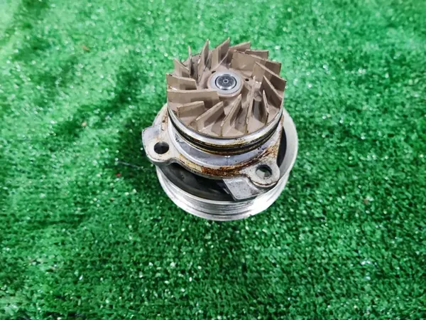 Vattenpump Renault Master III Movano NV400 image 2