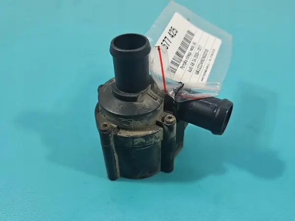 Pompe à eau AUDI A8 D4 4H 2.0 TFSI 06H121601L image 2