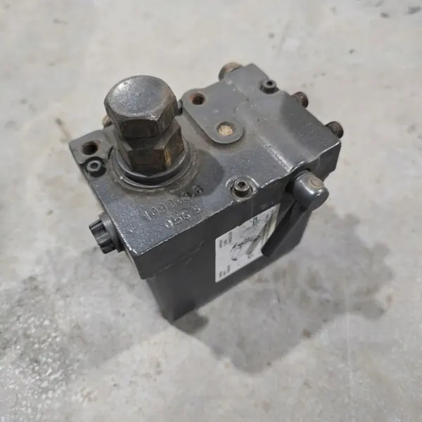 Mercedes-Benz OEM 0015533701 Hydrauliikkapumppu ohjaamolle image 2