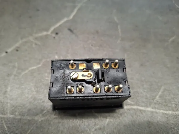 OEM 0018217951 Warnblinkschalter für Mercedes W116 image 5