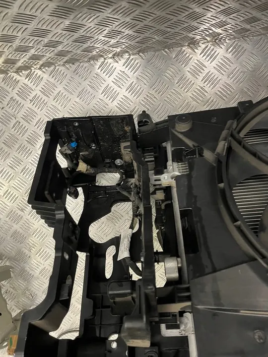 Conjunto de Ventilador de Refrigeración Renault Kangoo IV 4 Z.E. E-TECH image 6