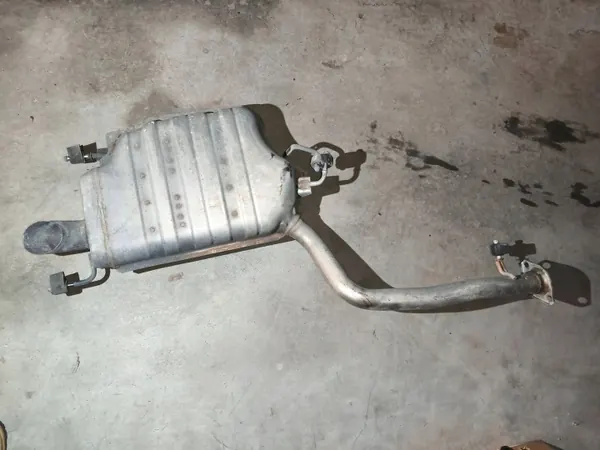 Lexus LS Bakre avgasrör Höger OEM 1743031F20 image 4