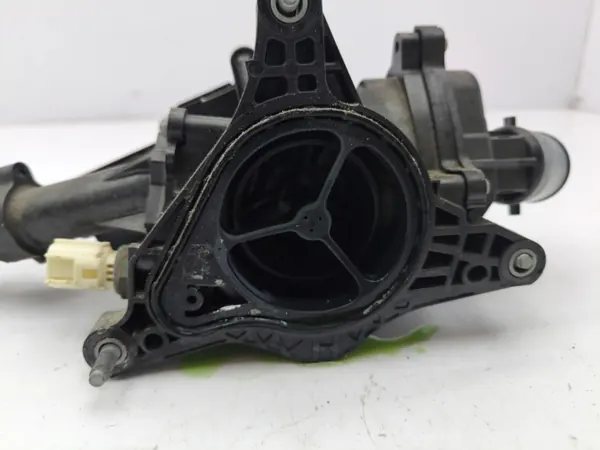 Mazda OE PYFD1516Z Termostaatti - Käytetty image 3