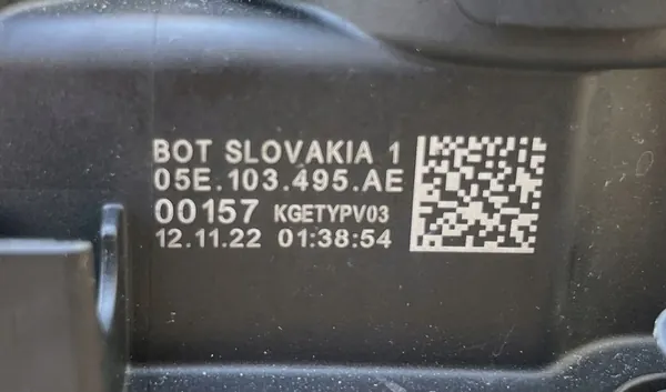 Moottorin ilmanvaihto 05E103495AE VW SKODA image 3