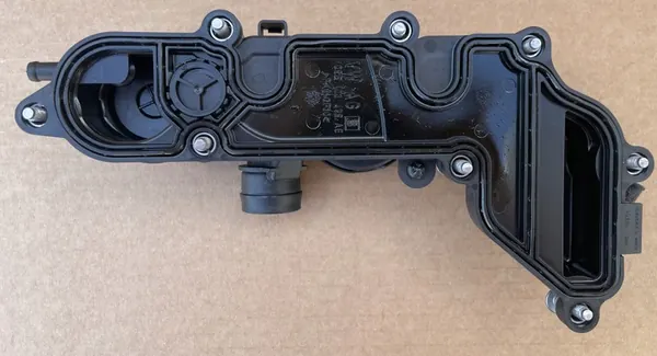 Moottorin ilmanvaihto 05E103495AE VW SKODA image 4