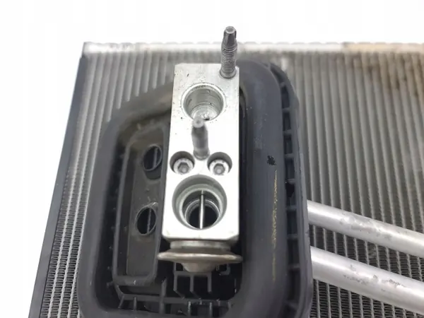 Núcleo de aquecimento A/C Infiniti Q30 2016 OEM 2468300084 image 3