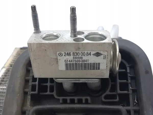 Núcleo de aquecimento A/C Infiniti Q30 2016 OEM 2468300084 image 9