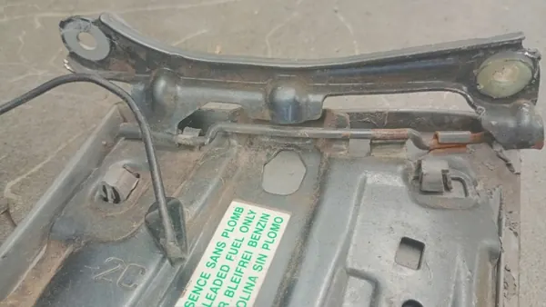 Musta polttoaineluukku Fiat 107 / Peugeot 107 image 5