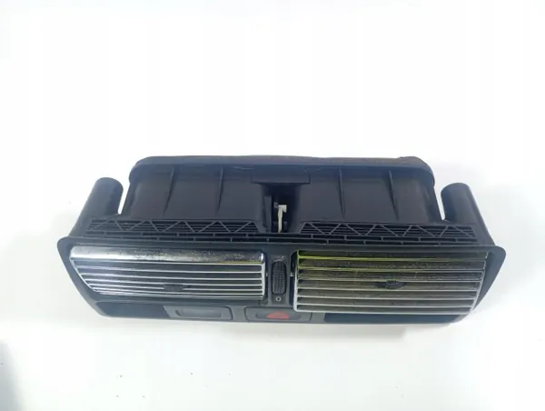 Grille de ventilation centrale VW Golf IV OEM M3S115 image 5