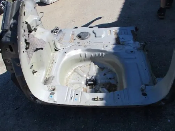 Suelo trasero maletero PEUGEOT 2008 OEM - Usado image 2