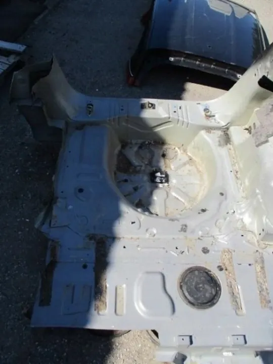 Suelo trasero maletero PEUGEOT 2008 OEM - Usado image 3