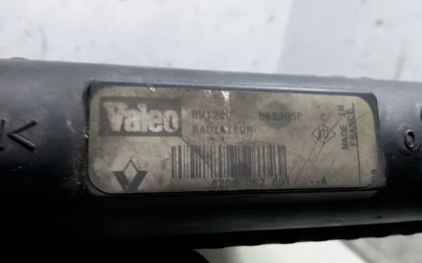 Radiador de agua RENAULT MEGANE SCENIC 1.9L diesel 2001 OEM 860405P image 2