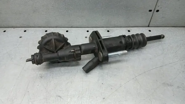 Bomba de embreagem Opel Vectra C 2.2DTI 04R 24412670 image 3