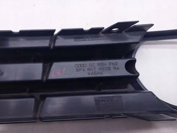 AUDI A3 8P4 05-09 Tapa de faro antiniebla derecha 8P4807682B image 6