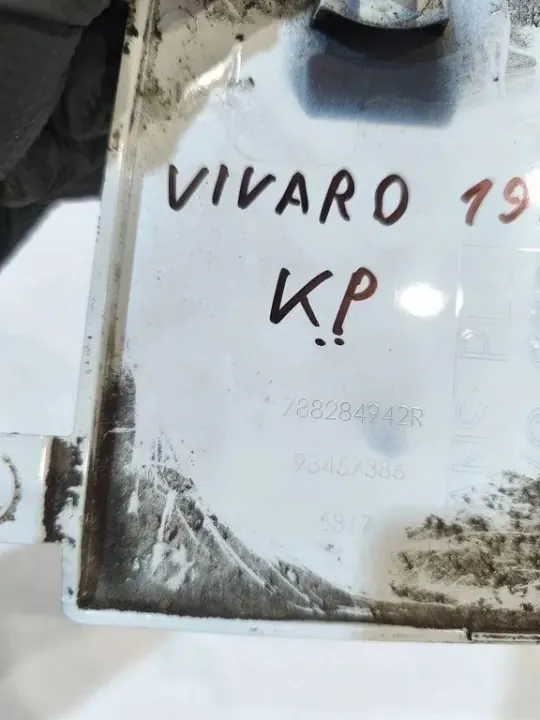 Polttoainesäiliön kansi OEM 788284942R Opel Vivarolle image 5