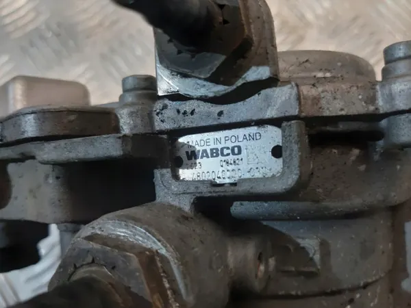 Wabco 4802040020 Styrventil - Begagnat skick image 3