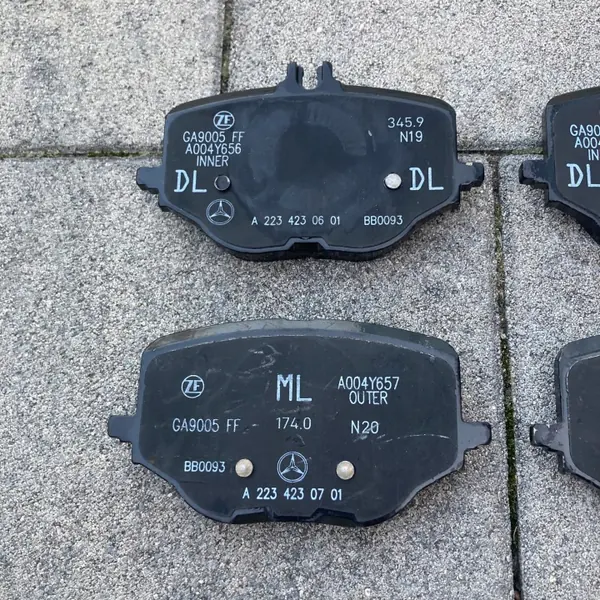 Mercedes S-Sarja W223 Taka Jarrupalat OEM A2234230701 image 4