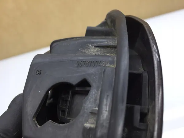 PEUGEOT 308 T9 II 1.6 EHDI Bränsletanklock OEM 9678707480 image 5