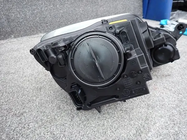 SKODA YETI 09-13 Farol Esquerdo 5L1941017 image 7