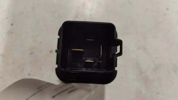 Gloeiplugcontroller KIA Sorento 368332F005 image 3