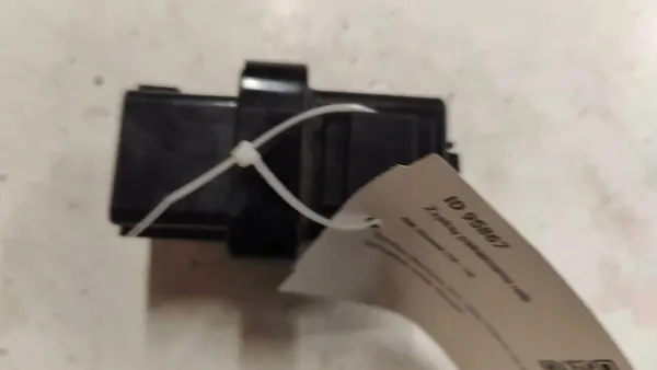 Gloeiplugcontroller KIA Sorento 368332F005 image 4