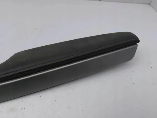Cadre de boîte à gants Mazda CX-7 2011 OEM EH1464471 image 3