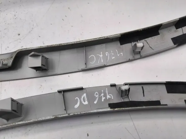 Cadre de boîte à gants Mazda CX-7 2011 OEM EH1464471 image 5