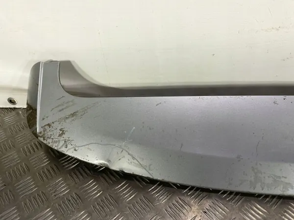 Hyundai ix35 Spoiler OEM 812102Y000 - Gebraucht image 8