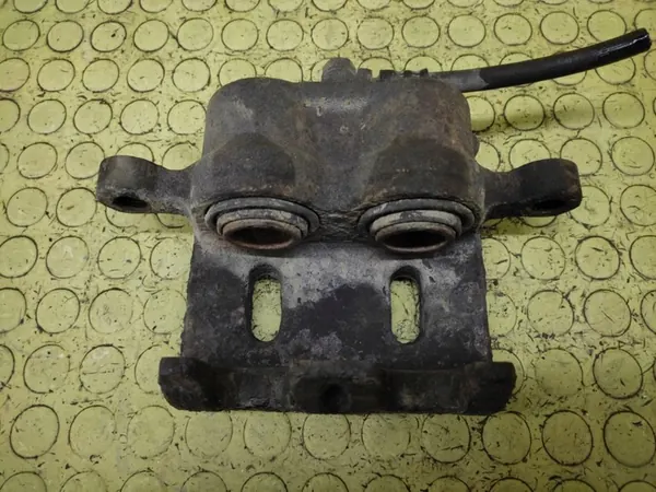 Mitsubishi Outlander 2.4 Rechte Vorderbremssattel image 4