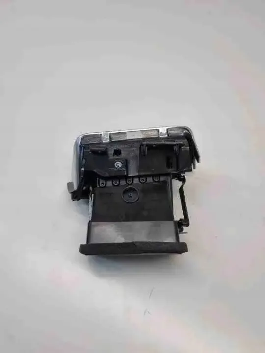 Relais de ventilateur chauffage OEM K8D2018B09A Land Rover image 5