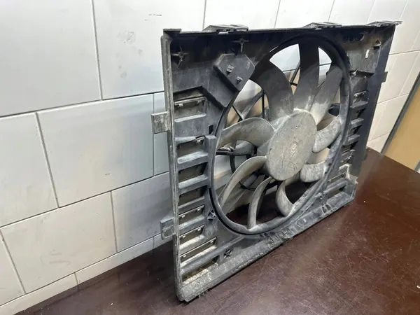 Elektrisk kylfläkt Volkswagen Touareg II 2012 OEM 7P0121207A image 5