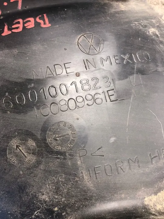 Vasen etulokasuoja VW New Beetle image 5