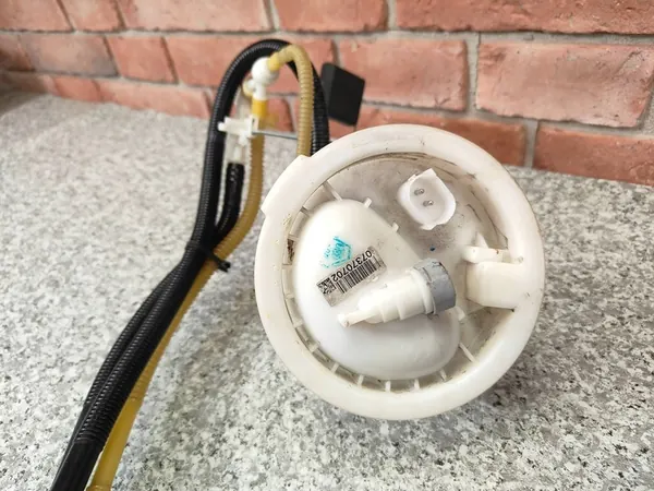 BMW E87 E82 E90 E91 E92 X1 E84 Brandstofpomp N43 N52 N53 N54 image 7