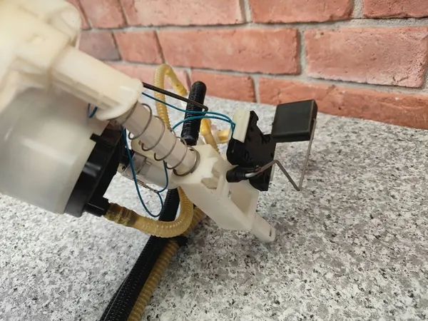 BMW E87 E82 E90 E91 E92 X1 E84 Brandstofpomp N43 N52 N53 N54 image 8