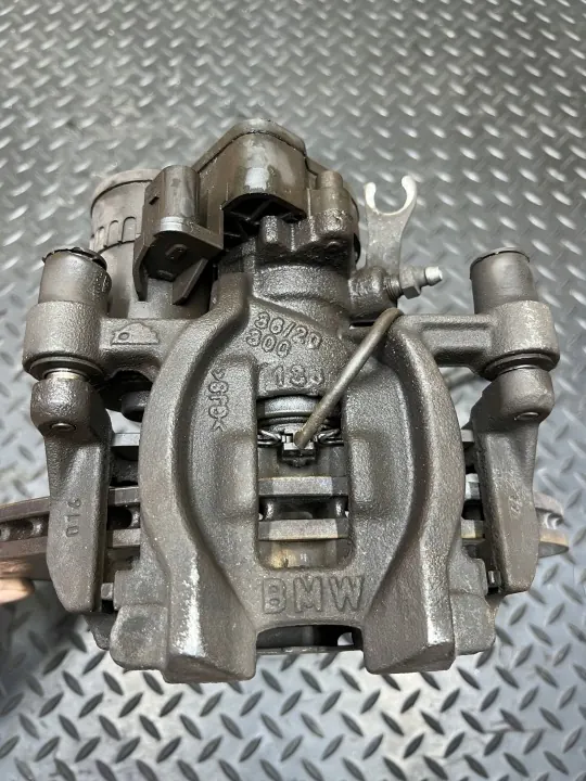 Remklauw OEM Rechts Achter BMW X1 F48 X2 F39 FWD image 4